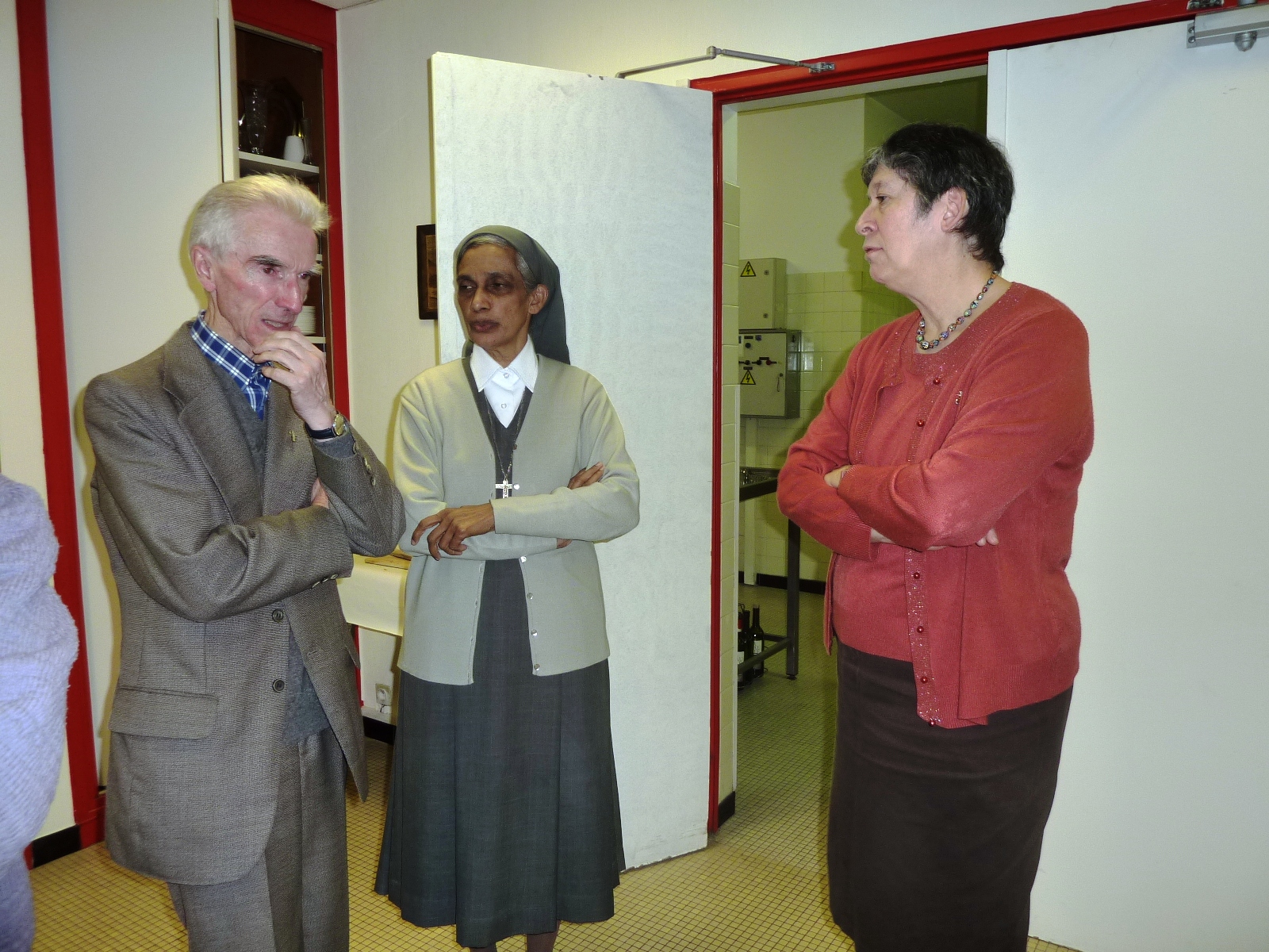 F Corrignan, soeur Therese Leena et Annie