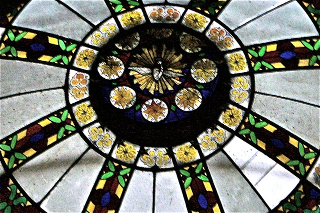 Plafond en verre de la chapelle extérieure