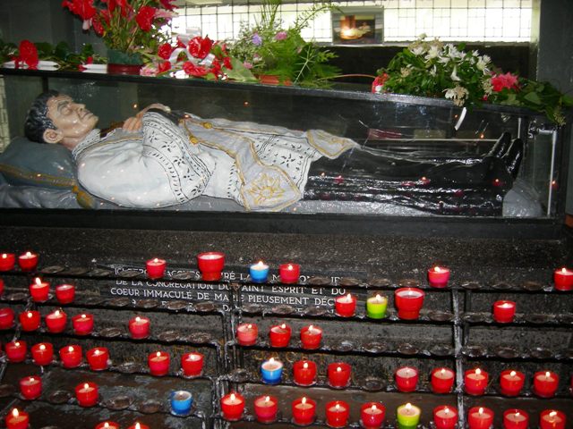 mausolée du Père Laval
